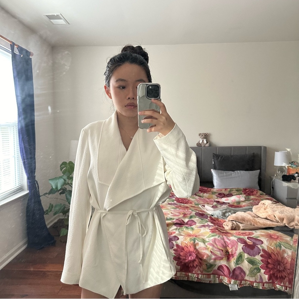 Club Monaco White wrap tie jacket in M (orig $219)
